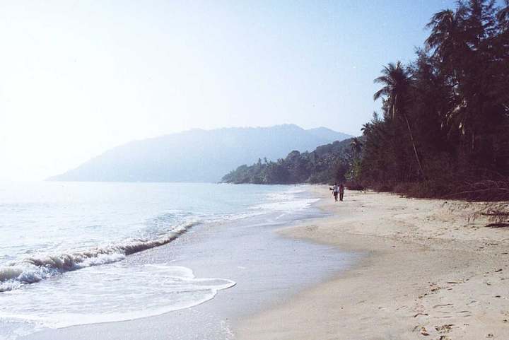 Plaża w Khanom — pusta, długa, bez tłumów