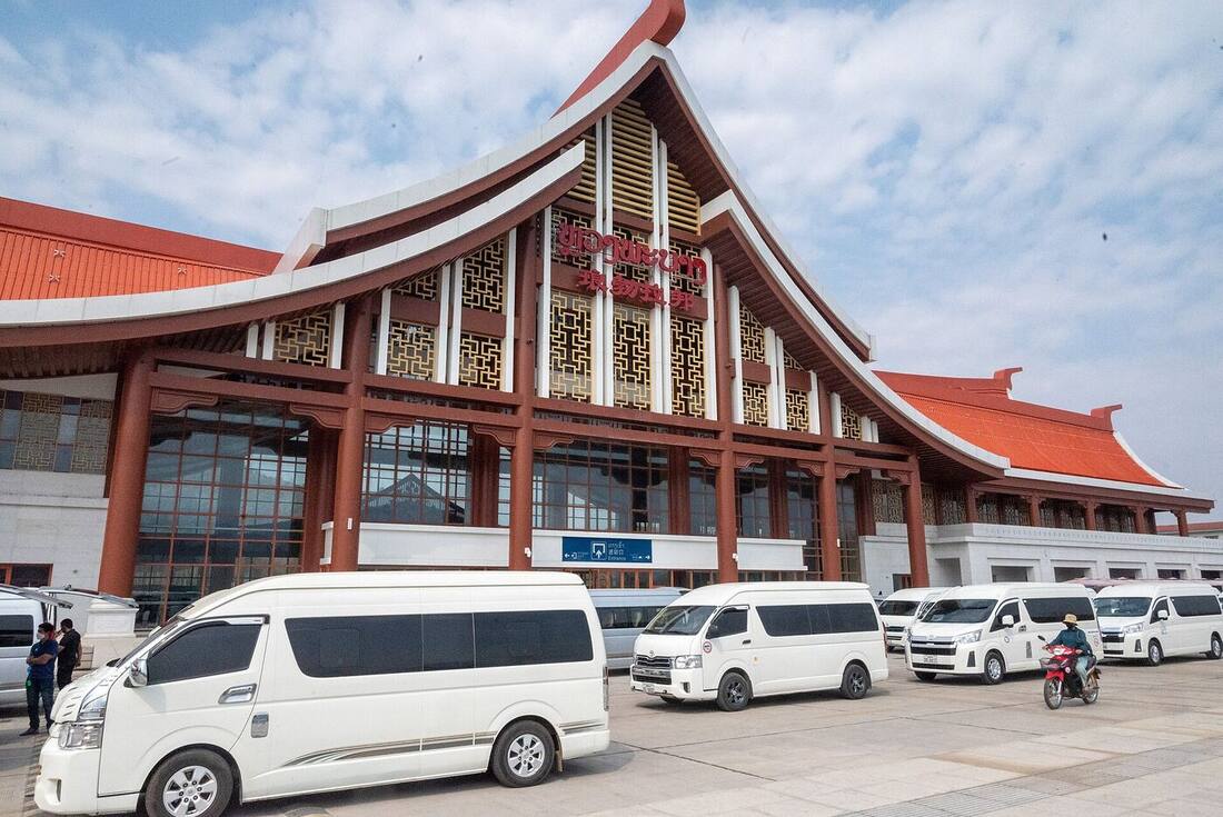 Budynek dworca Kolei Laotańsko-Chińskiej w Luang Prabang